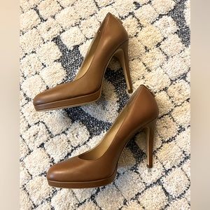 New Michael Kors Leather Pumps NWOB